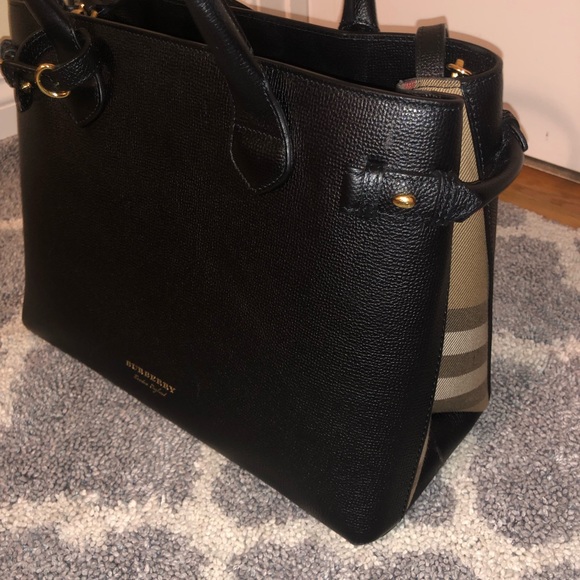 Burberry shoulder bag - Picture 1 of 8